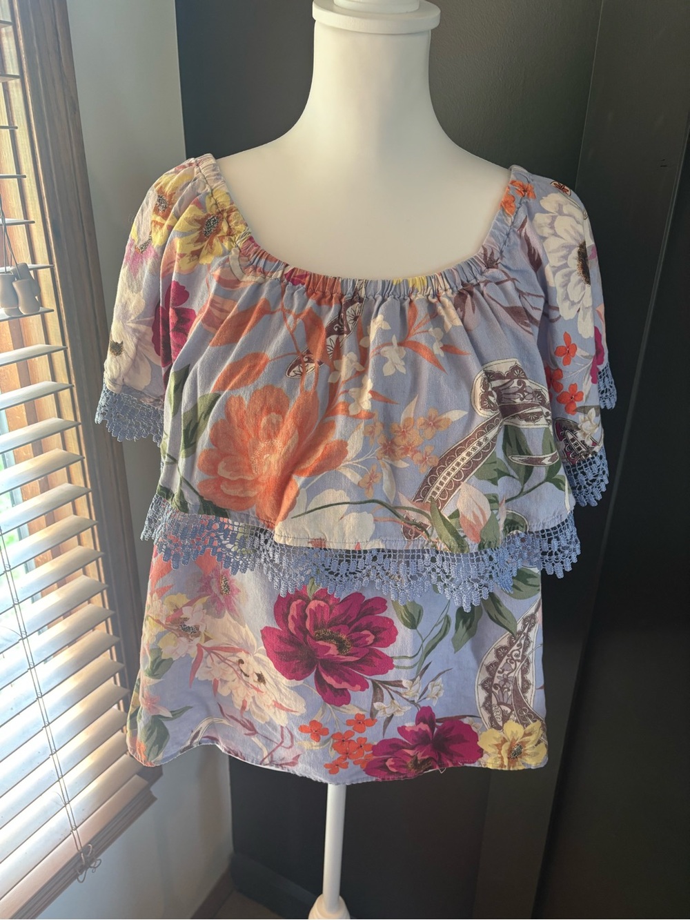 Cupio Floral Linen Blend Off Shoulder Crochet Trim Top L